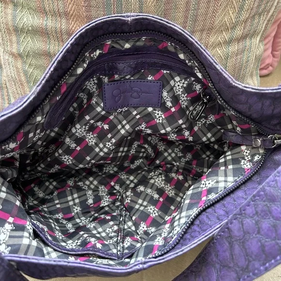 Used but in great condition purple purse - Picture 3 of 7
